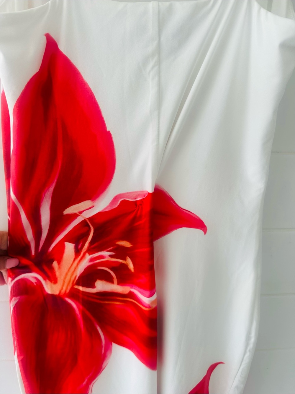 Zesica White Maxi Hibiscus Slip Dress with Red Floral - Picture 5 of 7